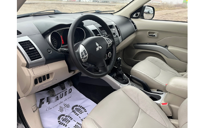Mitsubishi Outlander 2.0TDI-4x4-6+ 1-ITALIA - автомобили, коли, обяви за нови и употребявани 12