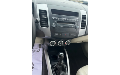 Mitsubishi Outlander 2.0TDI-4x4-6+ 1-ITALIA - автомобили, коли, обяви за нови и употребявани 14