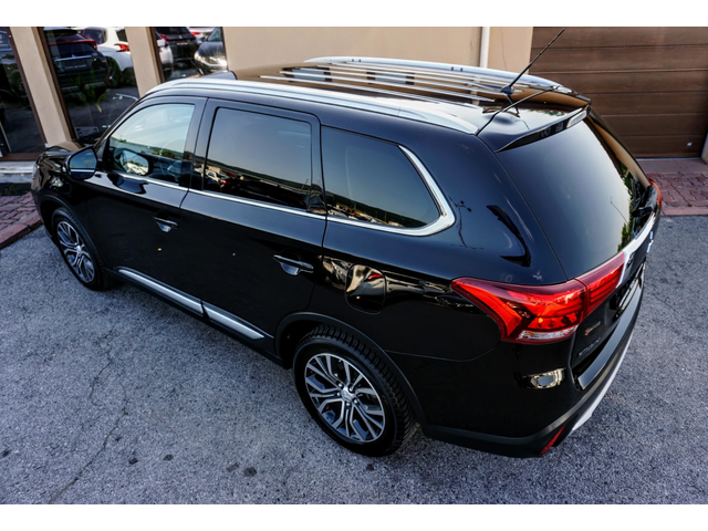 Mitsubishi Outlander 2.2 INSTYLE AWD AUTO - автомобили, коли, обяви за нови и употребявани 3