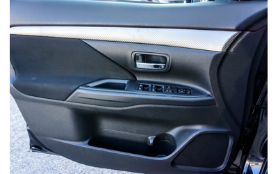 mitsubishi-outlander - 4