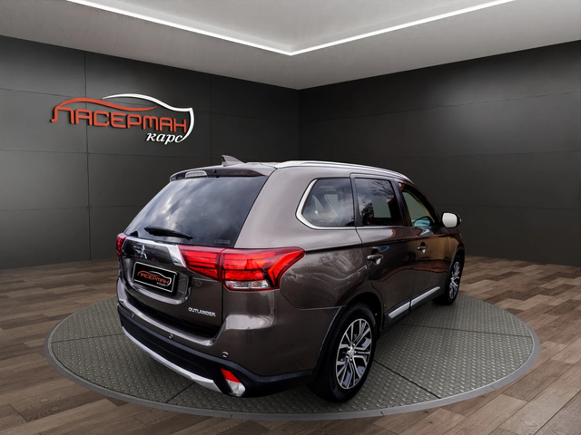 Mitsubishi Outlander 2.2D INSTYLE PLUS AWD - автомобили, коли, обяви за нови и употребявани 2