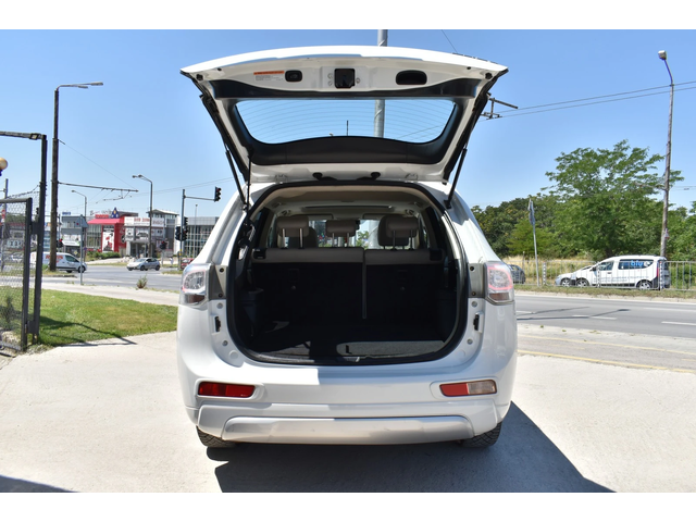 Mitsubishi Outlander 2.0i* PHEV* FULL* WHITE-PEARL* ROCKFORD - автомобили, коли, обяви за нови и употребявани 7