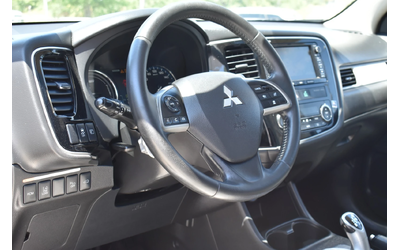 Mitsubishi Outlander 2.0i* PHEV* FULL* WHITE-PEARL* ROCKFORD - автомобили, коли, обяви за нови и употребявани 9