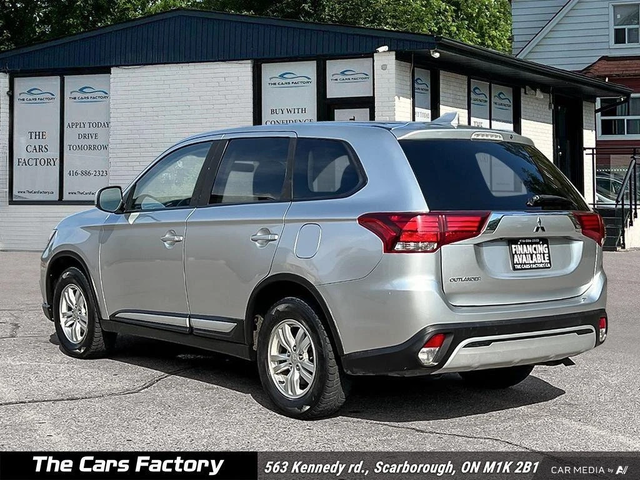 Mitsubishi Outlander - автомобили, коли, обяви за нови и употребявани 5