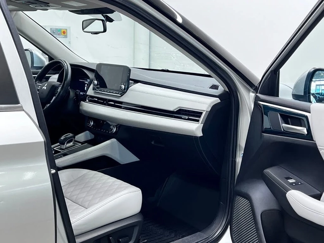 Mitsubishi Outlander SE S-AWC/DIGITAL/DRIVE-ASSISTS/PREMIUM INT. - автомобили, коли, обяви за нови и употребявани 14