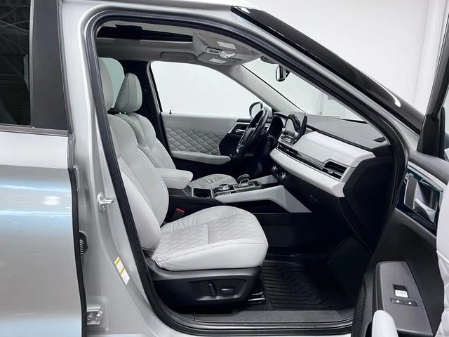 Mitsubishi Outlander SE S-AWC/DIGITAL/DRIVE-ASSISTS/PREMIUM INT. - автомобили, коли, обяви за нови и употребявани 15