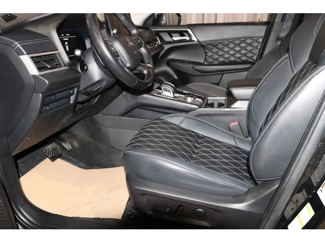 Mitsubishi Outlander GT S-AWC - автомобили, коли, обяви за нови и употребявани 15