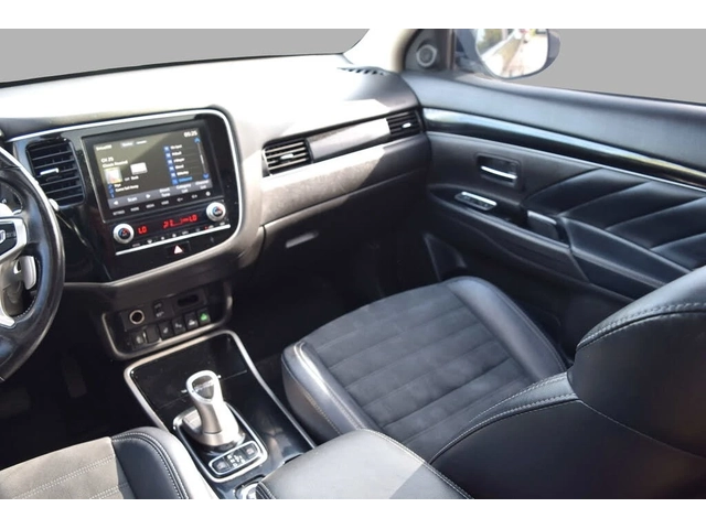 Mitsubishi Outlander * ПАНО* KEYLESS* Camera* ПОДГРЕВ* - автомобили, коли, обяви за нови и употребявани 10