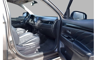 Mitsubishi Outlander * ПАНО* KEYLESS* Camera* ПОДГРЕВ* - автомобили, коли, обяви за нови и употребявани 11