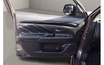Mitsubishi Outlander * ПАНО* KEYLESS* Camera* ПОДГРЕВ* - автомобили, коли, обяви за нови и употребявани 12