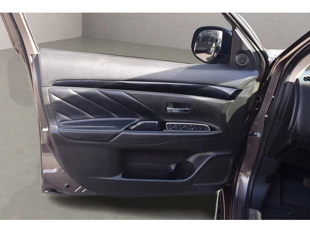 Mitsubishi Outlander * ПАНО* KEYLESS* Camera* ПОДГРЕВ* - автомобили, коли, обяви за нови и употребявани 12