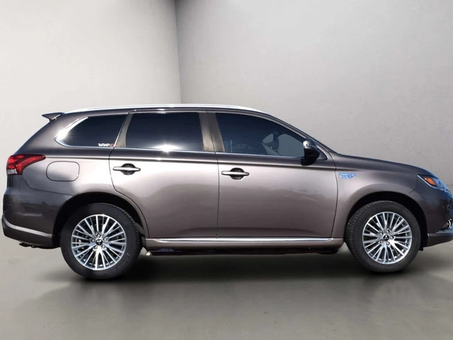 Mitsubishi Outlander * ПАНО* KEYLESS* Camera* ПОДГРЕВ* - автомобили, коли, обяви за нови и употребявани 2