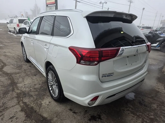 Mitsubishi Outlander * 360* ПАНО* KEYLESS* Camera* ПОДГРЕВ* - автомобили, коли, обяви за нови и употребявани 3