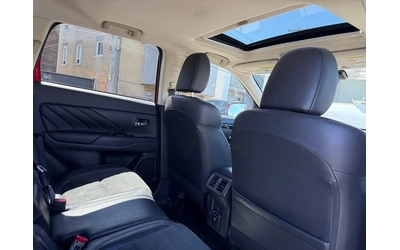 Mitsubishi Outlander * ПАНО* KEYLESS* Camera* ПОДГРЕВ* - автомобили, коли, обяви за нови и употребявани 15