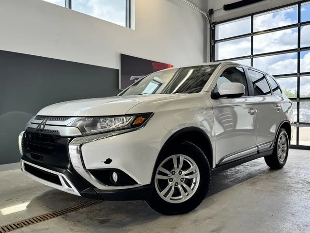 Mitsubishi Outlander * ПАНО* KEYLESS* Camera* ПОДГРЕВ* - автомобили, коли, обяви за нови и употребявани 0