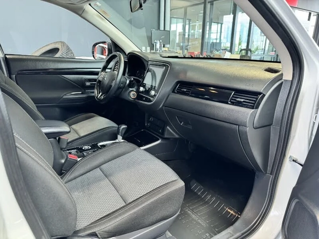 Mitsubishi Outlander * ПАНО* KEYLESS* Camera* ПОДГРЕВ* - автомобили, коли, обяви за нови и употребявани 12
