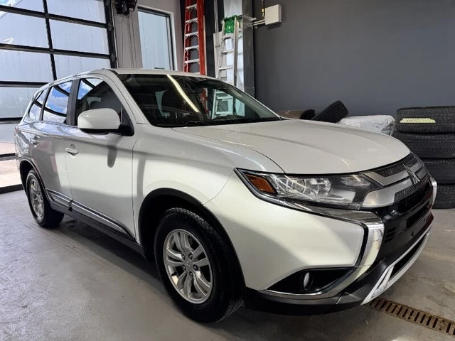 Mitsubishi Outlander * ПАНО* KEYLESS* Camera* ПОДГРЕВ* - автомобили, коли, обяви за нови и употребявани 2