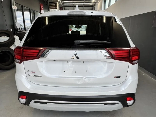 Mitsubishi Outlander * ПАНО* KEYLESS* Camera* ПОДГРЕВ* - автомобили, коли, обяви за нови и употребявани 4