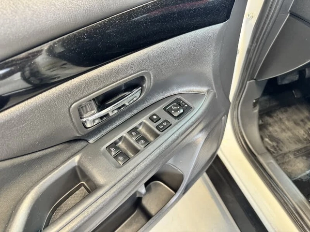 Mitsubishi Outlander * ПАНО* KEYLESS* Camera* ПОДГРЕВ* - автомобили, коли, обяви за нови и употребявани 7