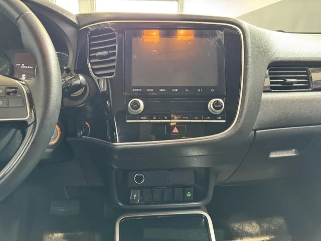 Mitsubishi Outlander * ПАНО* KEYLESS* Camera* ПОДГРЕВ* - автомобили, коли, обяви за нови и употребявани 8