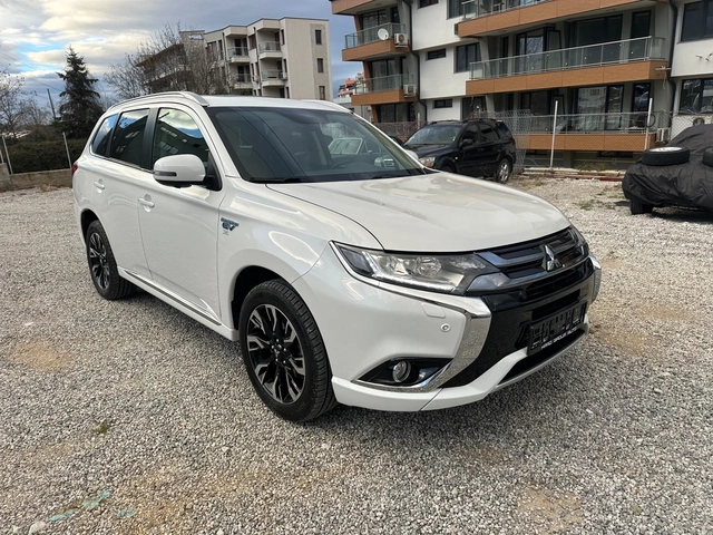 Mitsubishi Outlander ШВЕЙЦАРИЯ 4х4 АВТОМАТИК - автомобили, коли, обяви за нови и употребявани 2