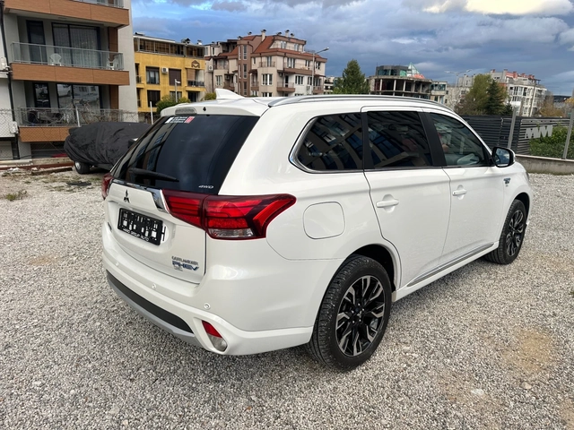 Mitsubishi Outlander ШВЕЙЦАРИЯ 4х4 АВТОМАТИК - автомобили, коли, обяви за нови и употребявани 4