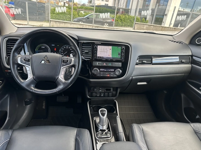 Mitsubishi Outlander ШВЕЙЦАРИЯ 4х4 АВТОМАТИК - автомобили, коли, обяви за нови и употребявани 9
