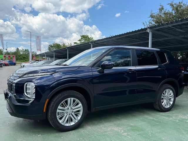 Mitsubishi Outlander 2.5 AWD, 7-SEATS - автомобили, коли, обяви за нови и употребявани 0
