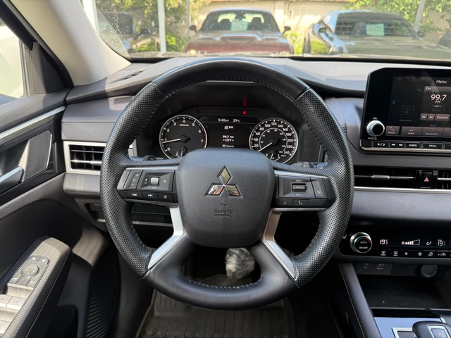 Mitsubishi Outlander 2.5 AWD, 7-SEATS - автомобили, коли, обяви за нови и употребявани 11