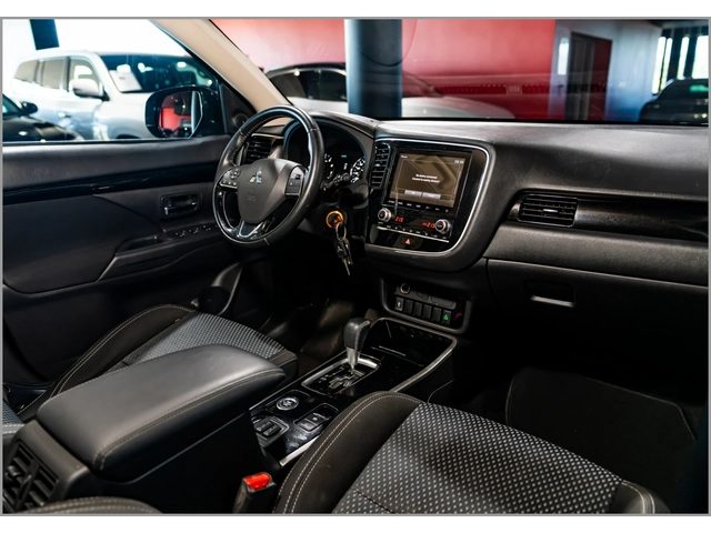 Mitsubishi Outlander 2.4* AWD - автомобили, коли, обяви за нови и употребявани 14