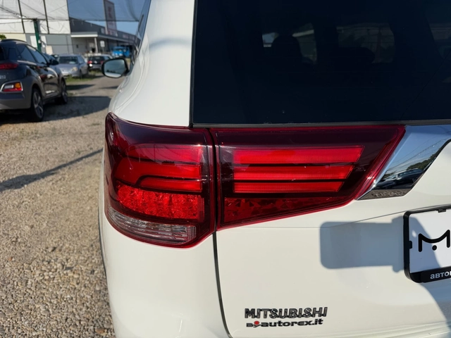 Mitsubishi Outlander 2.2DID 7МЕСТА 150хил.100%РЕАЛНИ ЛИЗИНГ ВИДЕО - автомобили, коли, обяви за нови и употребявани 4