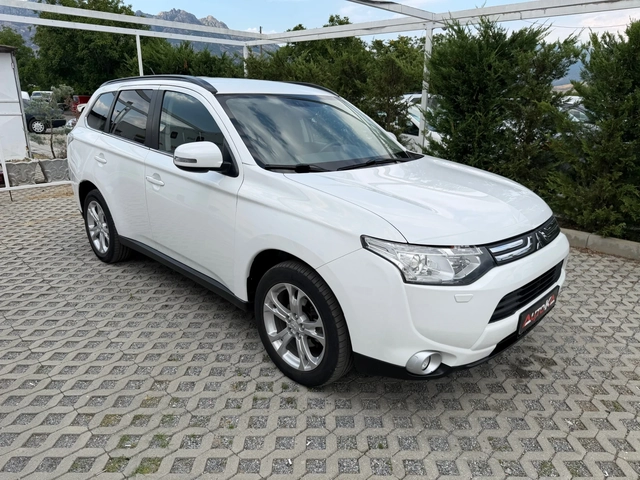 Mitsubishi Outlander 2.2D-150КС.-7МЕСТНА-4Х4-NAVI-АВТОМАТ - автомобили, коли, обяви за нови и употребявани 2