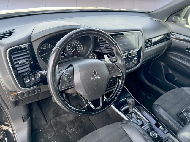 Mitsubishi Outlander Se Black 3.0 V6 7 места Шибидах - автомобили, коли, обяви за нови и употребявани 4