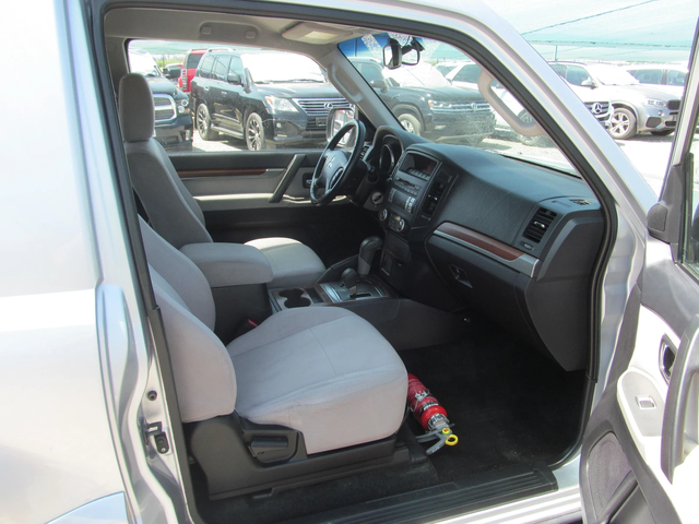Mitsubishi Pajero 3.8i* 250k.c* avto - автомобили, коли, обяви за нови и употребявани 10