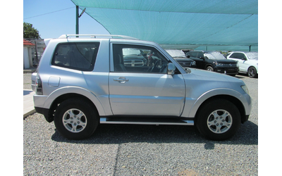 mitsubishi-pajero - 2