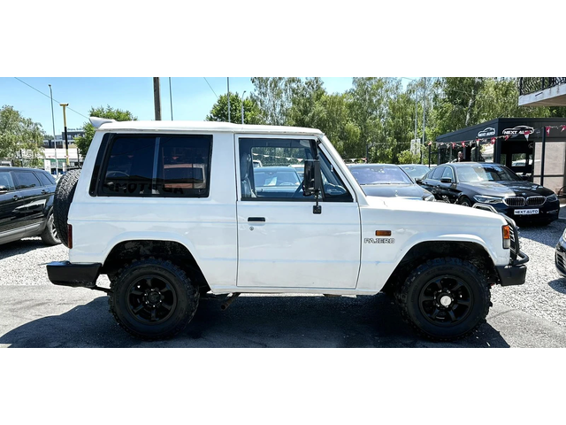 Mitsubishi Pajero 2.5D 84HP 4X4 - автомобили, коли, обяви за нови и употребявани 3