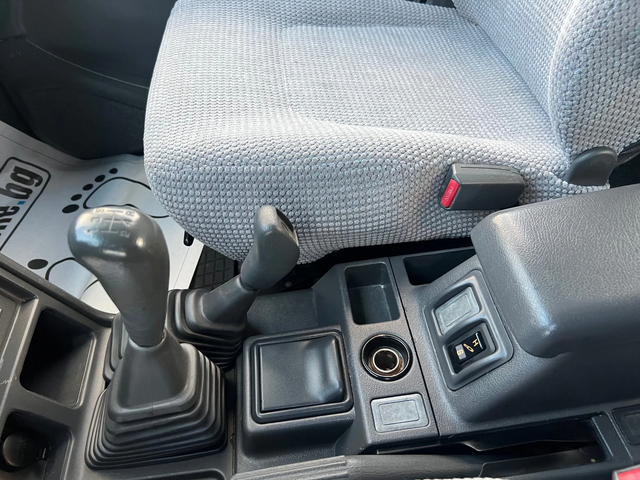 Mitsubishi Pajero - автомобили, коли, обяви за нови и употребявани 12