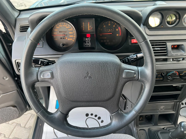 Mitsubishi Pajero - автомобили, коли, обяви за нови и употребявани 13