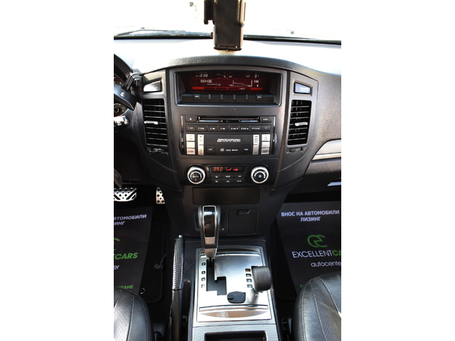 Mitsubishi Pajero 3.2d* AUTOMAT* SUPER-SELECT* 6+ 1 - автомобили, коли, обяви за нови и употребявани 13