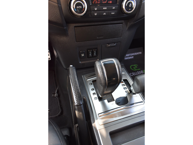 Mitsubishi Pajero 3.2d* AUTOMAT* SUPER-SELECT* 6+ 1 - автомобили, коли, обяви за нови и употребявани 14