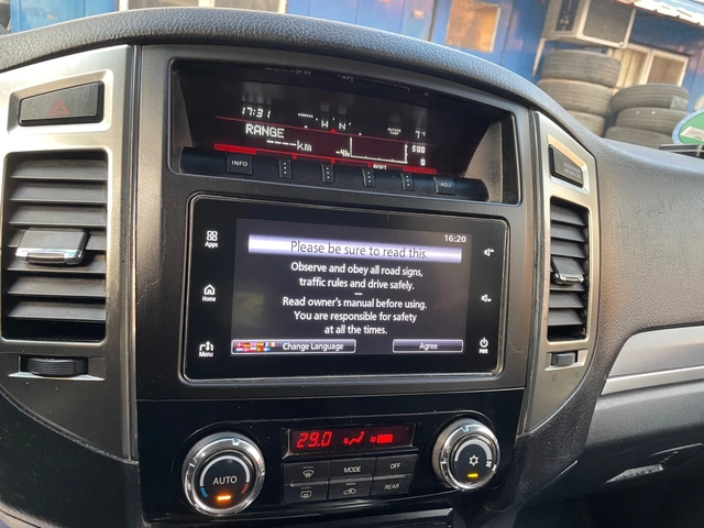 Mitsubishi Pajero 3.2DID Euro6 - автомобили, коли, обяви за нови и употребявани 11
