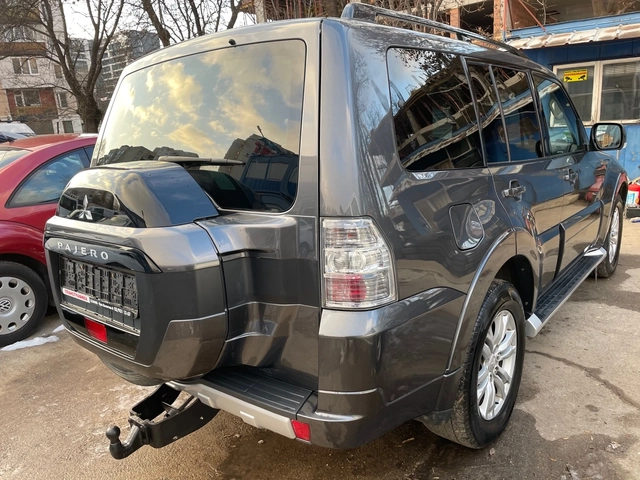 Mitsubishi Pajero 3.2DID Euro6 - автомобили, коли, обяви за нови и употребявани 4