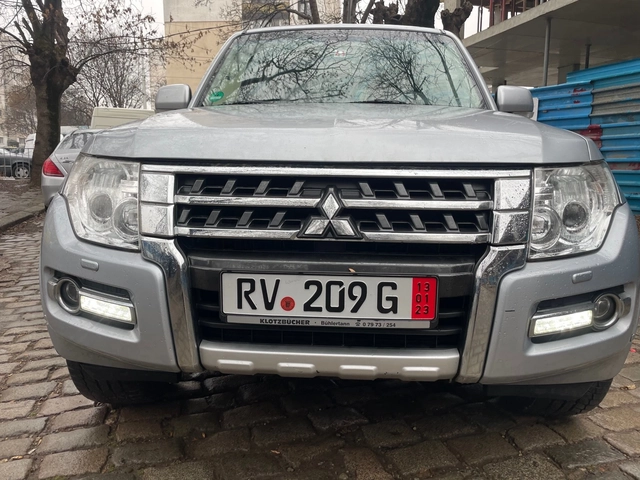 Mitsubishi Pajero 3.2DID - автомобили, коли, обяви за нови и употребявани 1