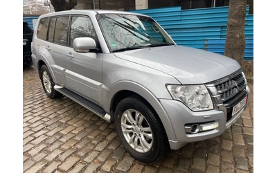 mitsubishi-pajero - 2