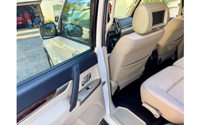 Mitsubishi Pajero Pajero 3.6 - автомобили, коли, обяви за нови и употребявани 10