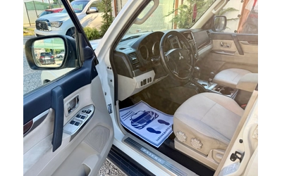 Mitsubishi Pajero Pajero 3.6 - автомобили, коли, обяви за нови и употребявани 6