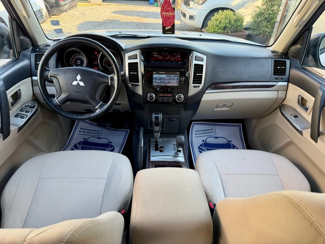 Mitsubishi Pajero Pajero 3.6 - автомобили, коли, обяви за нови и употребявани 8