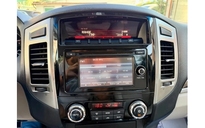 Mitsubishi Pajero Pajero 3.6 - автомобили, коли, обяви за нови и употребявани 9