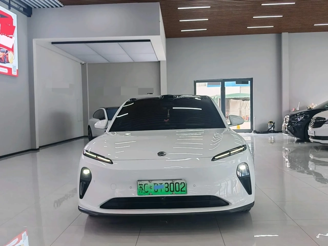 NIO ET5 - автомобили, коли, обяви за нови и употребявани 1