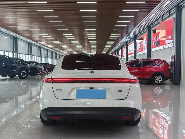 NIO ET5 - автомобили, коли, обяви за нови и употребявани 8